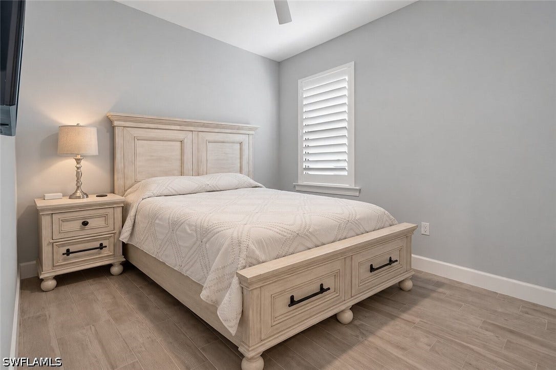Queen bed in 3rd BR