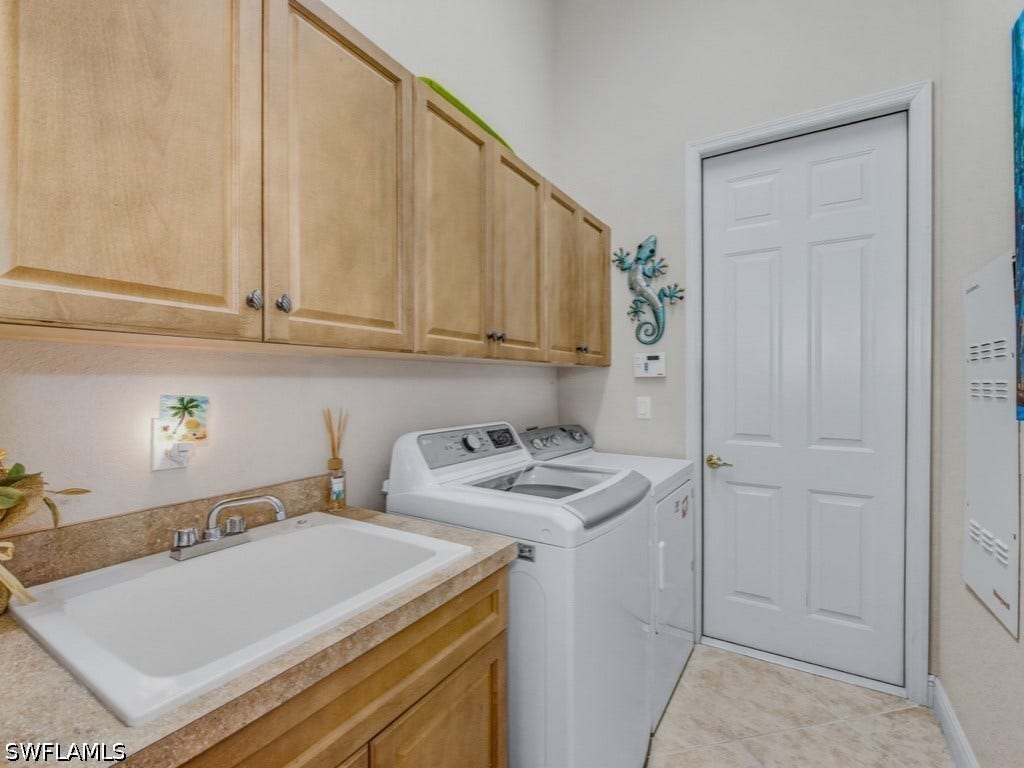 5765 Mango Circle, Naples, FL 34110