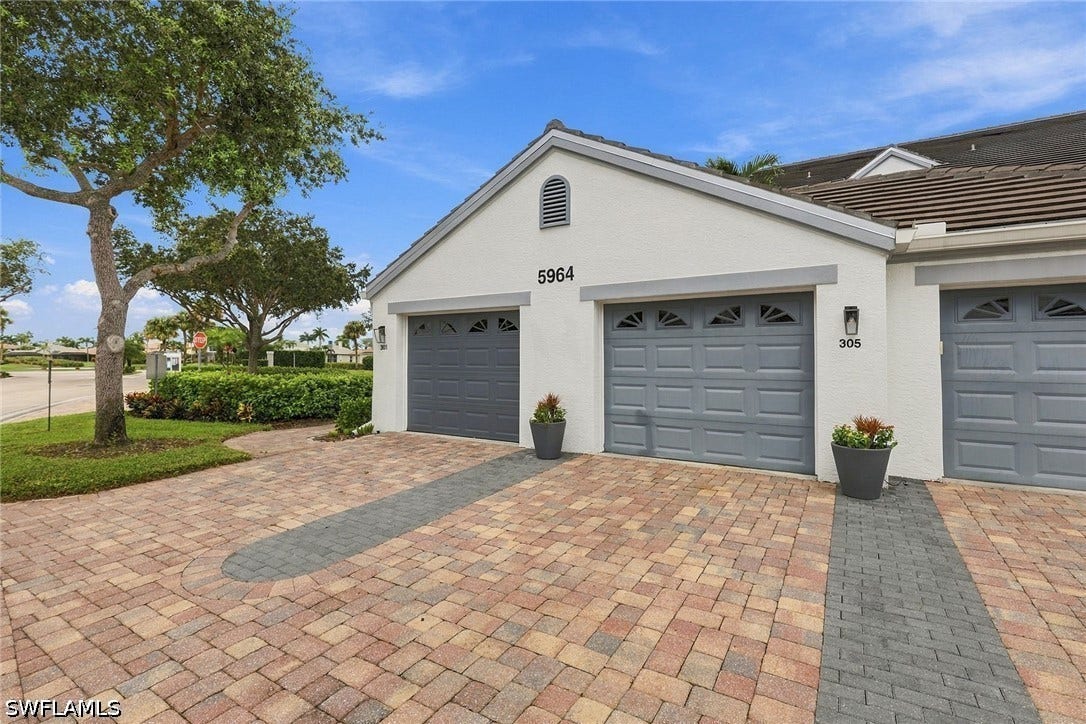 5964 Sand Wedge Lane, #305, Naples, FL 34110