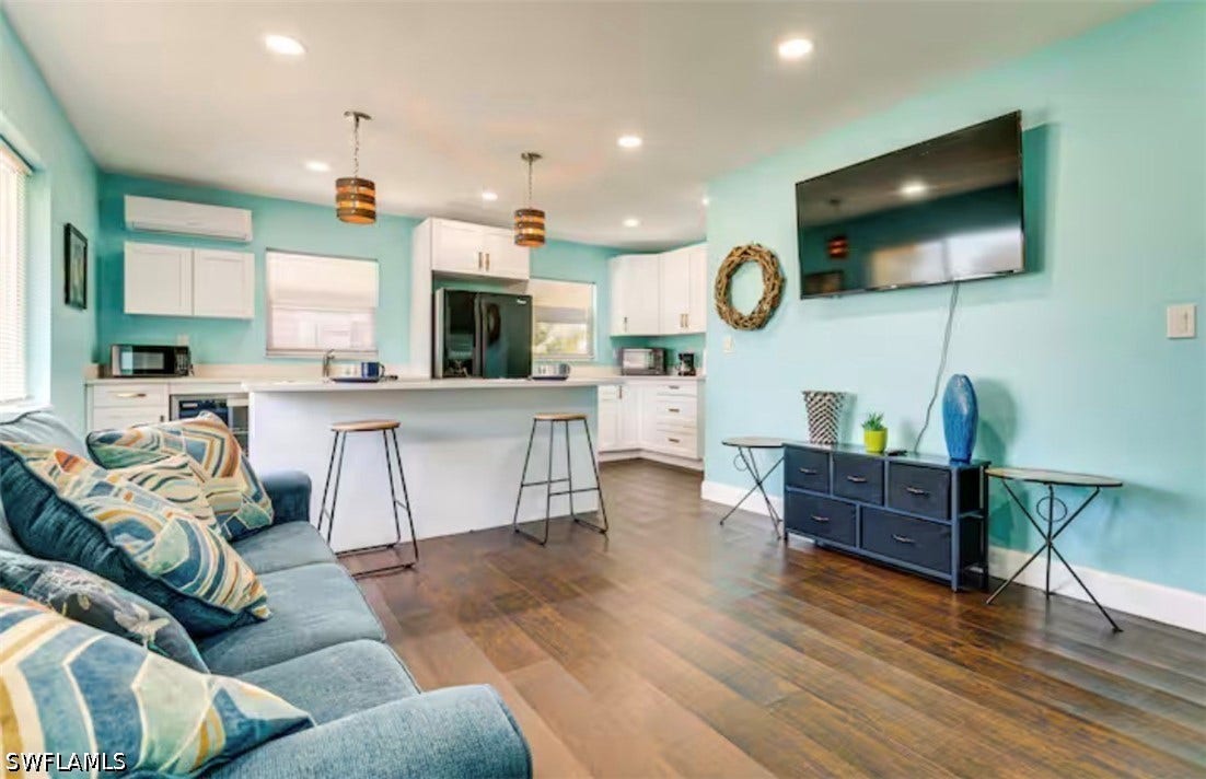 4630 New Haven Drive, Fort Myers, FL 33908 Wood-finish flooring throughout