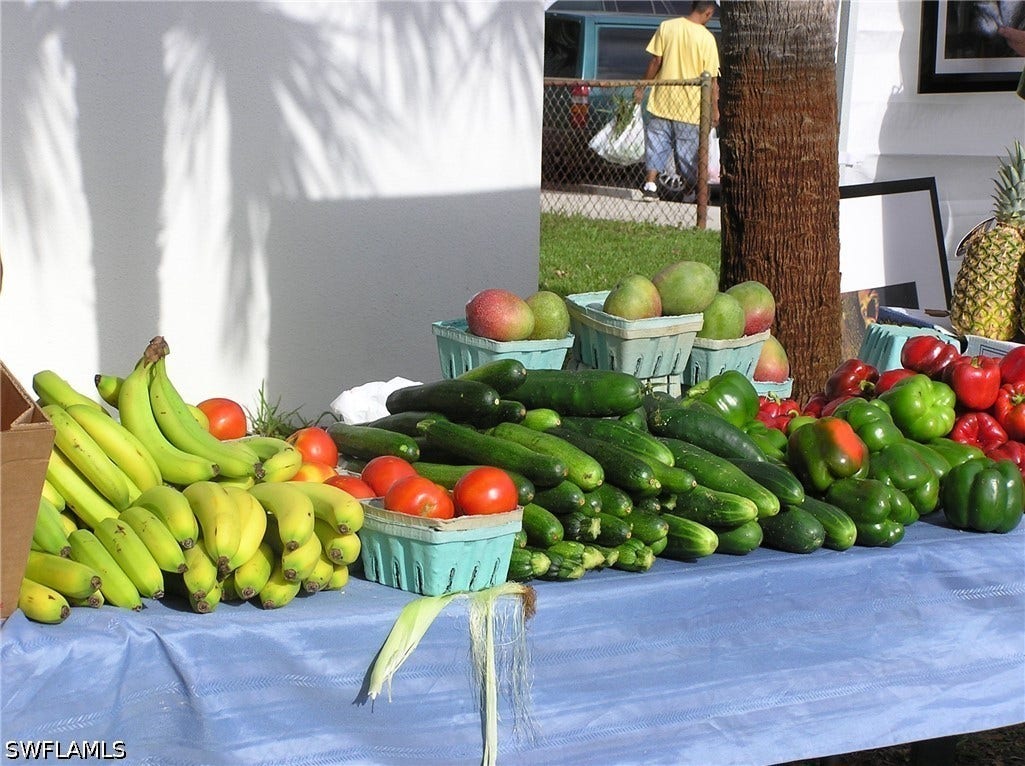 Farmer's market is just down the street and is open Saturday's from 8 to noon, November to April.