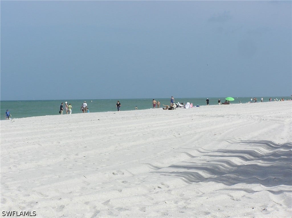 Pristine beaches overlooking the Gulf of America are only 15 minutes away.  Claim your slice of paradise today!