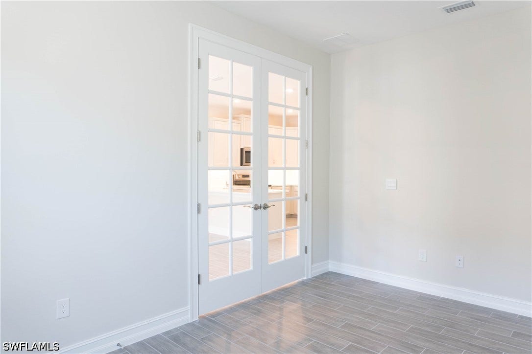 1050 ENBROOK Loop, Naples, FL 34114