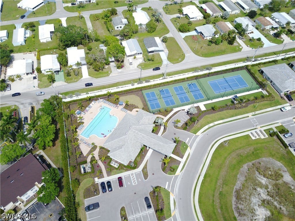 1050 ENBROOK Loop, Naples, FL 34114