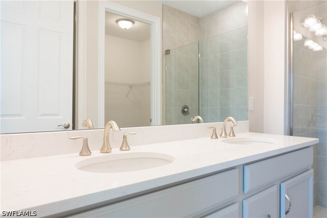 1050 ENBROOK Loop, Naples, FL 34114