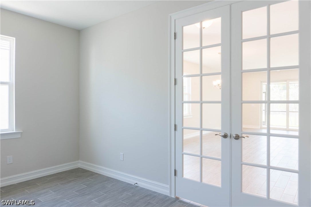 1050 ENBROOK Loop, Naples, FL 34114