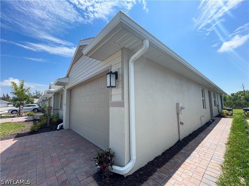 1050 ENBROOK Loop, Naples, FL 34114