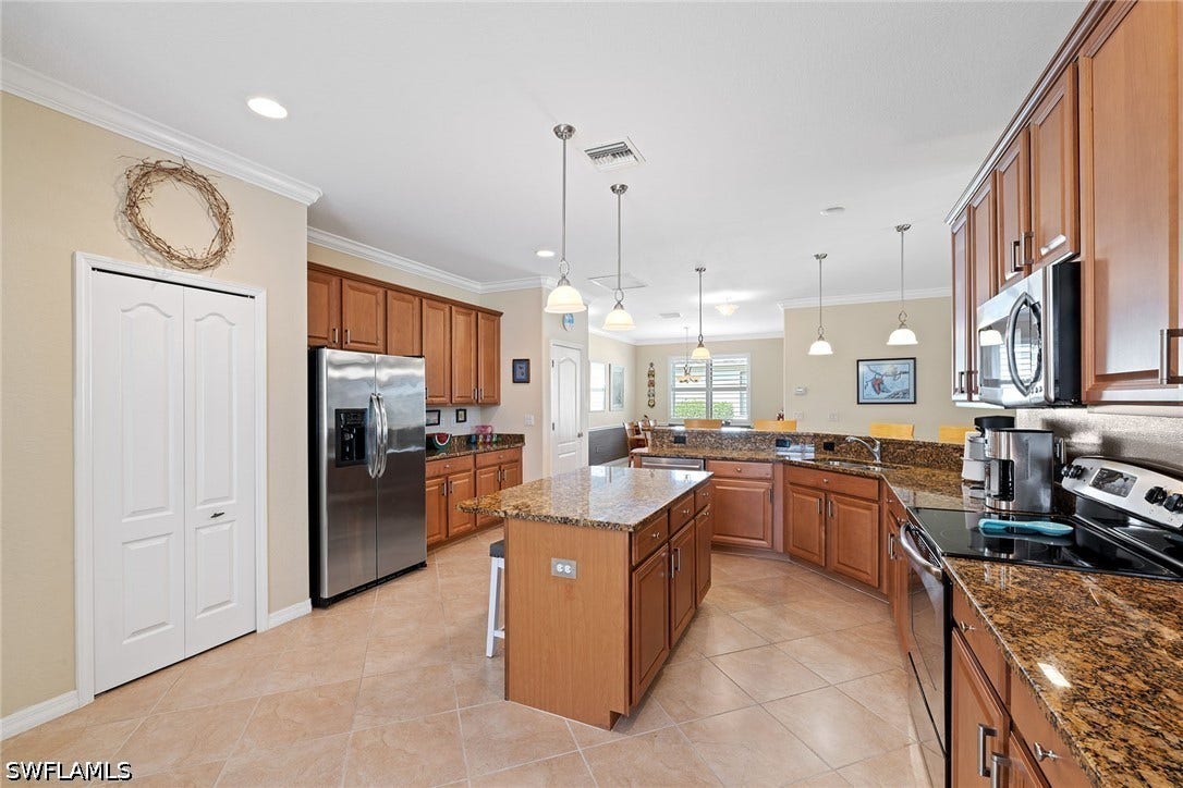 3837 Ruby Way, Naples, FL 34114