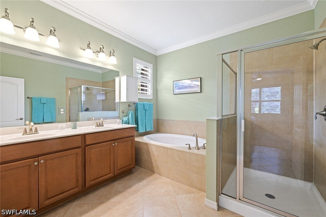 3837 Ruby Way, Naples, FL 34114