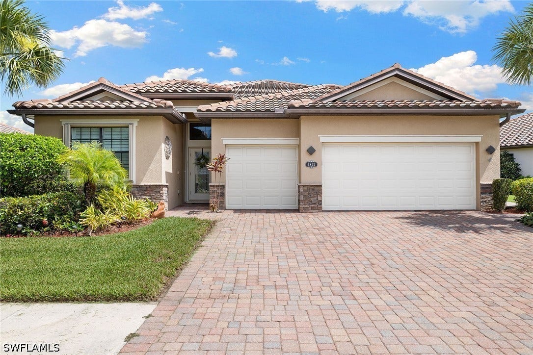 3837 Ruby Way, Naples, FL 34114