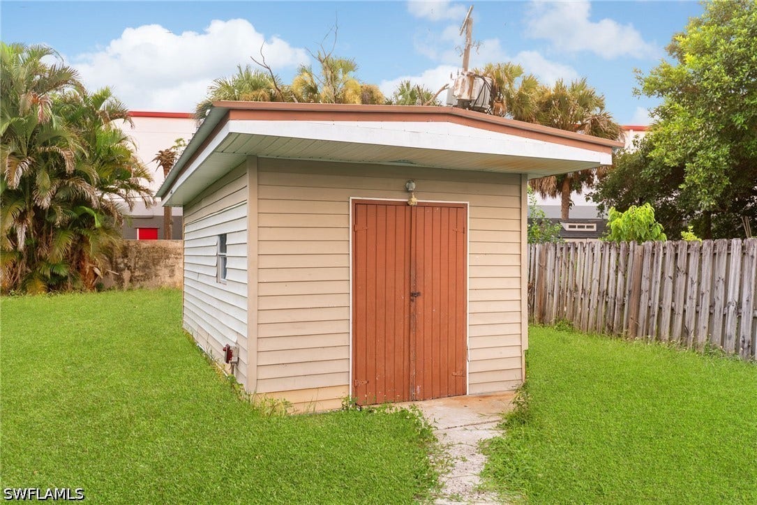 2055 Maravilla Circle, Fort Myers, FL 33901