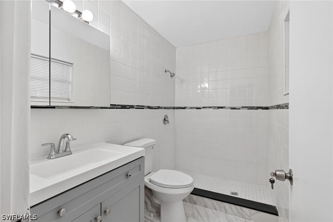 2055 Maravilla Circle, Fort Myers, FL 33901