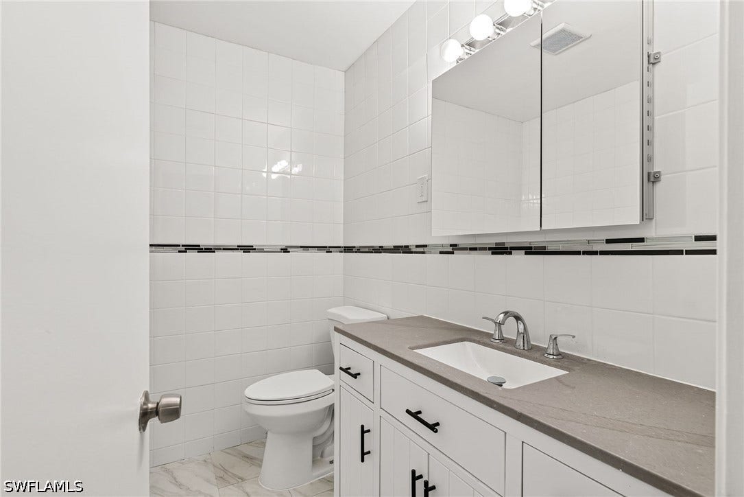 2055 Maravilla Circle, Fort Myers, FL 33901