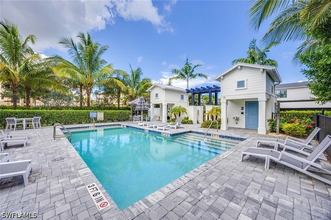 13058 Pembroke Drive, Naples, FL 34105