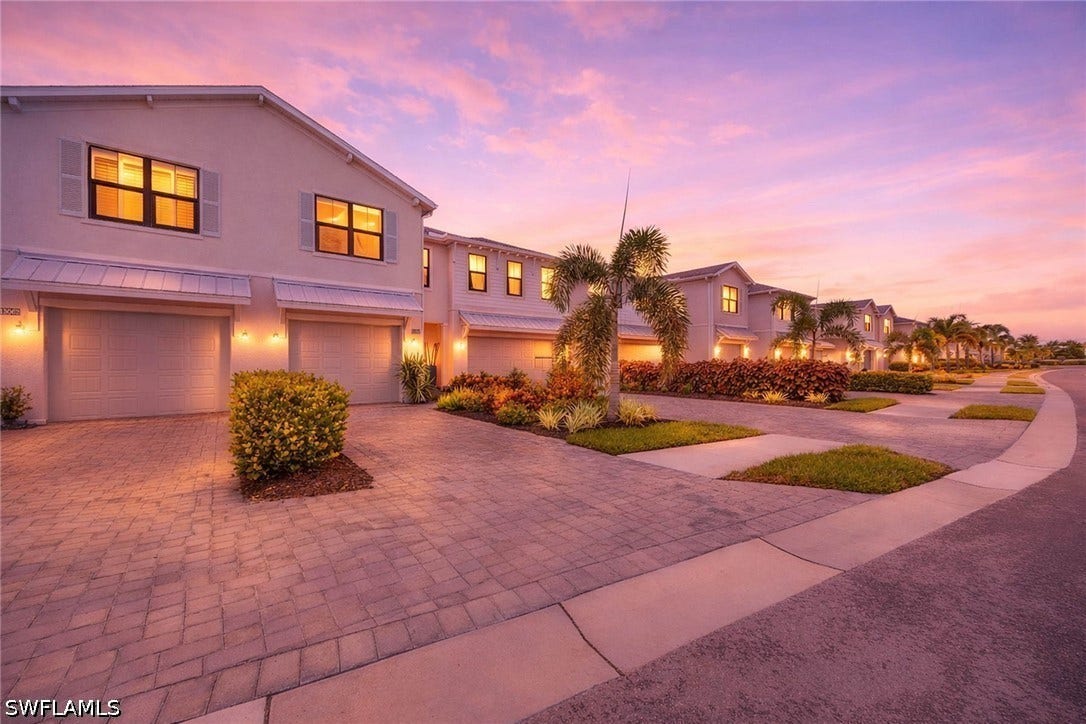 13058 Pembroke Drive, Naples, FL 34105