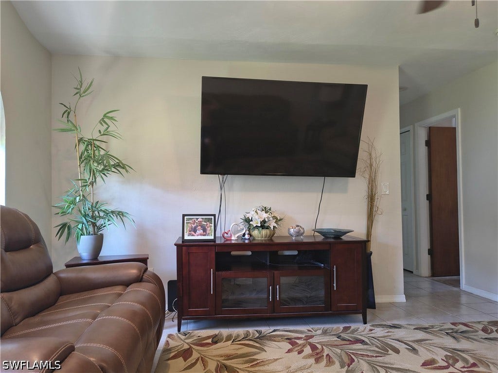 2306 SE 8th Street, Cape Coral, FL 33990