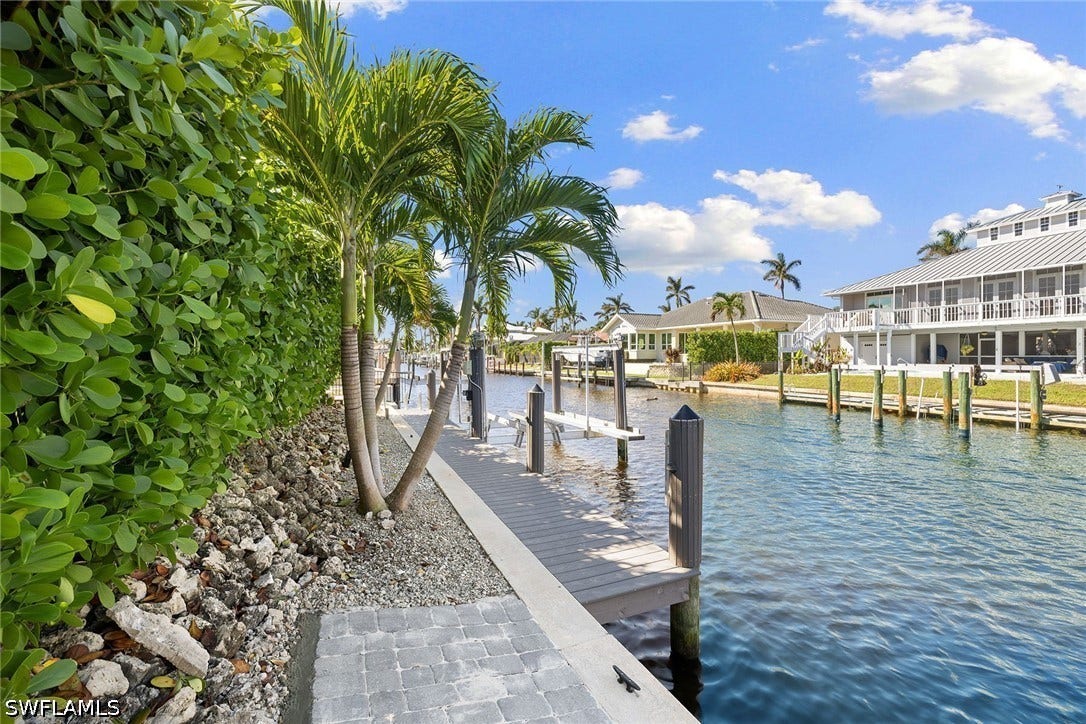 1900 Sandpiper Street, Naples, FL 34102 1900 Sandpiper Street, Naples, FL 34102