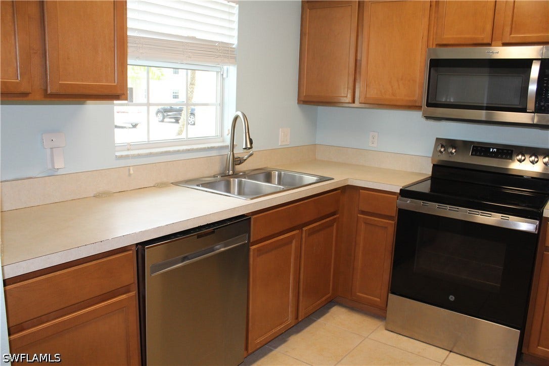 9076 Gervais Circle, #403, Naples, FL 34120