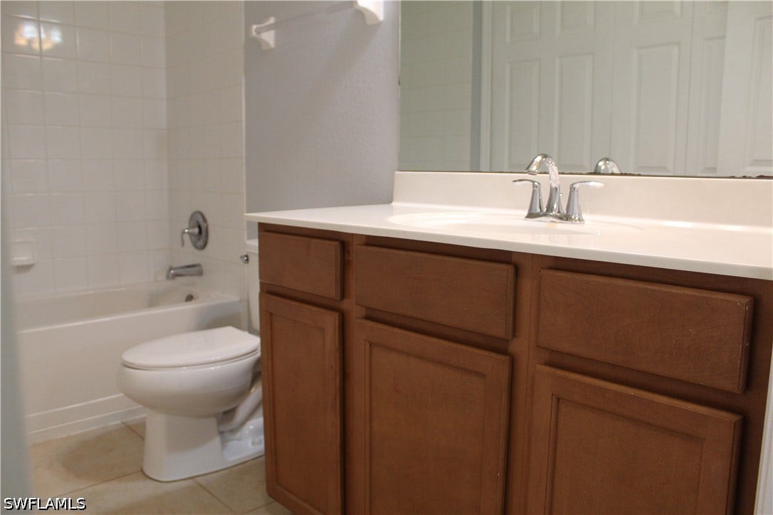 9076 Gervais Circle, #403, Naples, FL 34120