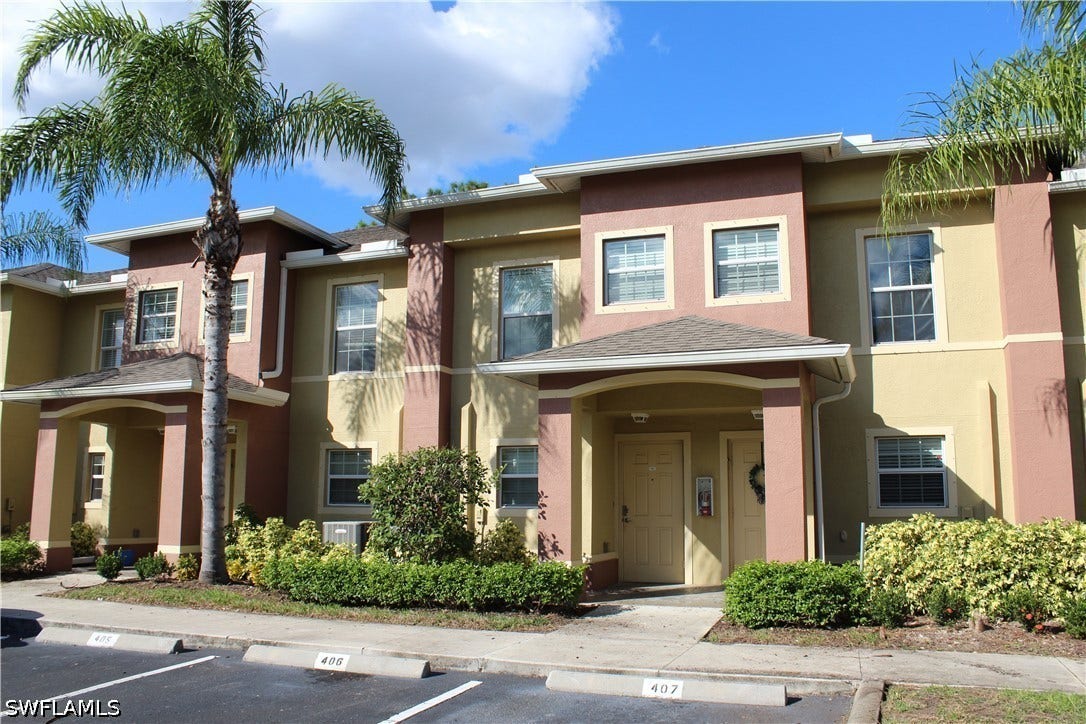 9076 Gervais Circle, #403, Naples, FL 34120