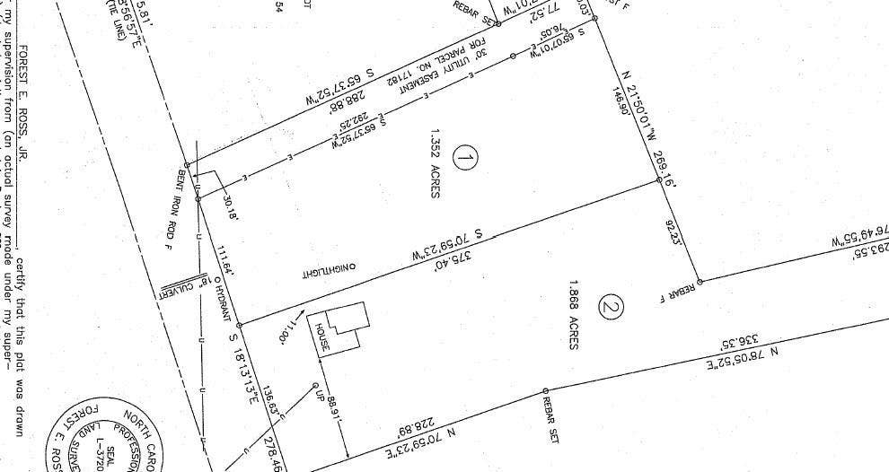 plat shows easement on lot1
