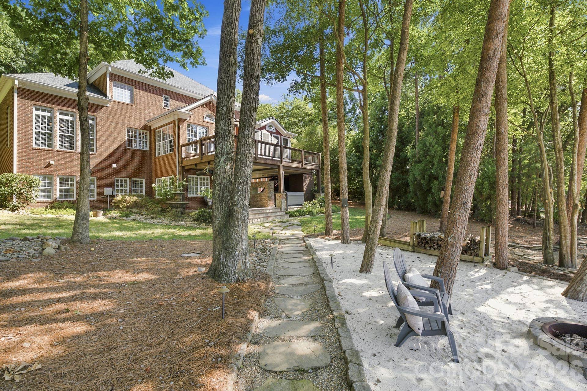 4685 Eagle Pointe Court, Denver, NC 28037