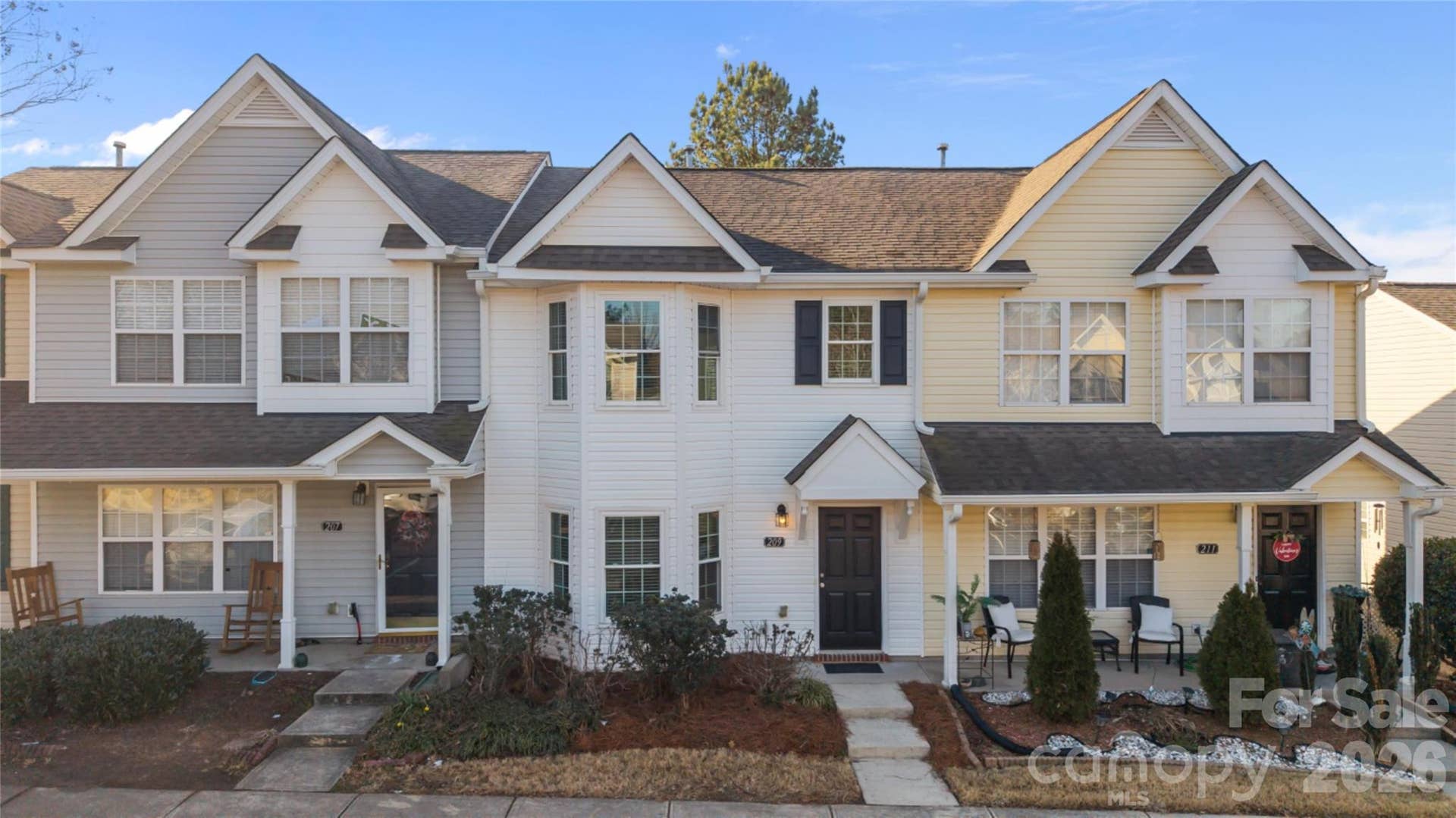 Welcome home to 209 Primrose Walk in Cole Creek. You'll love living here.