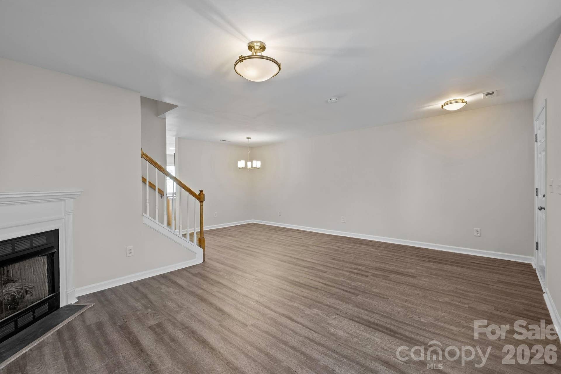 Open sight lines between living room and dining area.