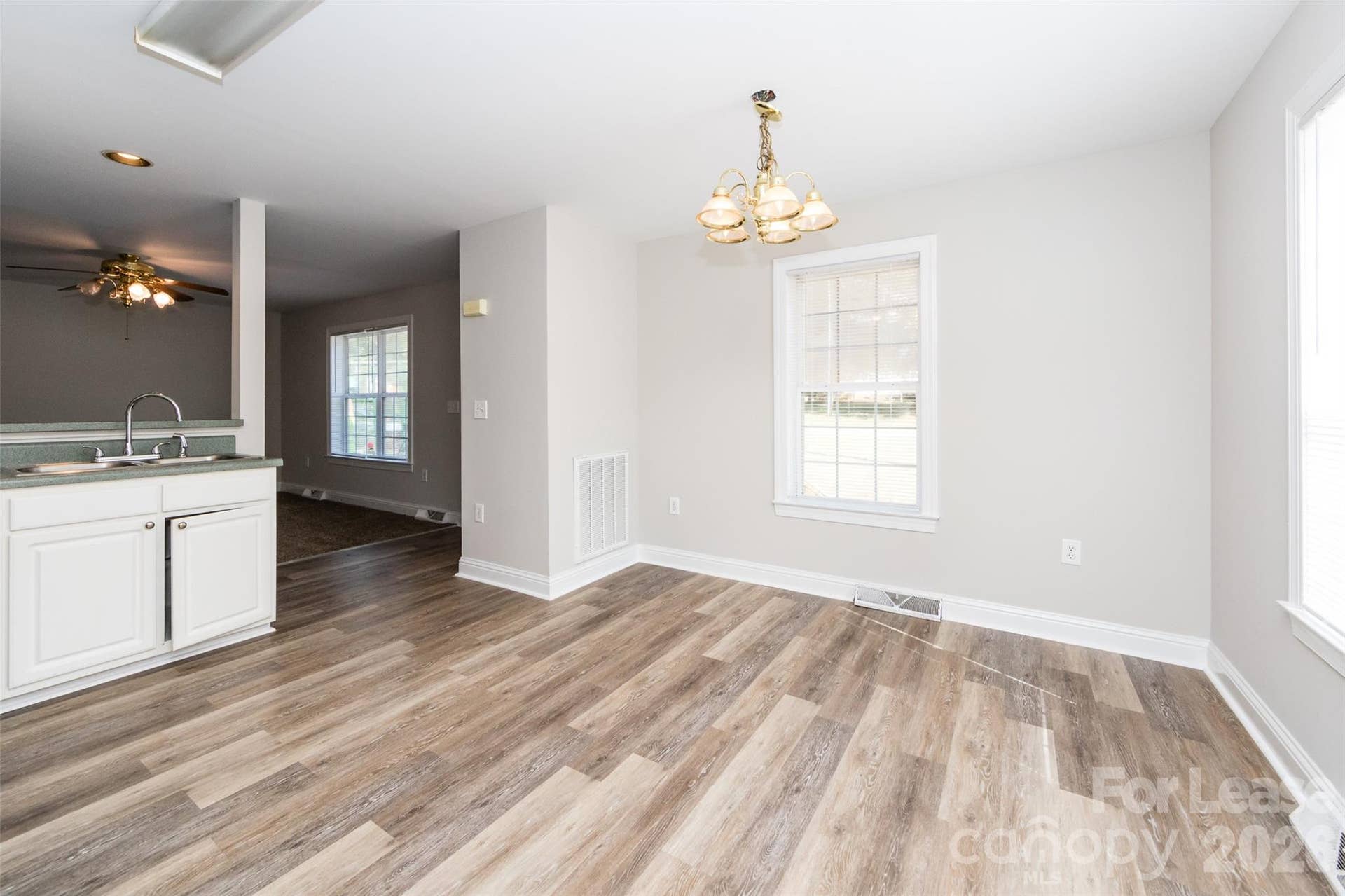 814 King Arthur Drive, Gastonia, NC 28056 814 King Arthur Drive, Gastonia, NC 28056