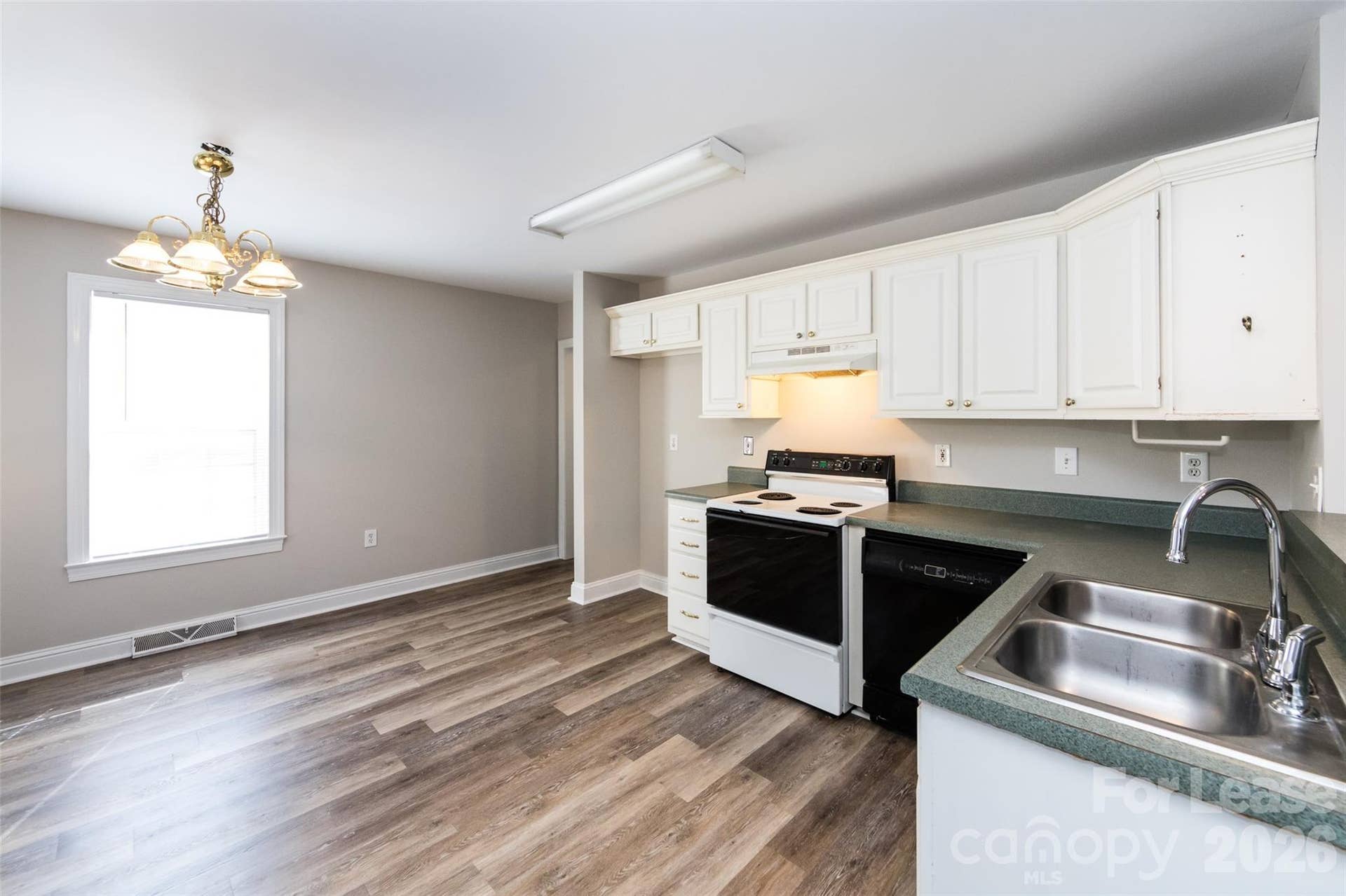 814 King Arthur Drive, Gastonia, NC 28056 814 King Arthur Drive, Gastonia, NC 28056