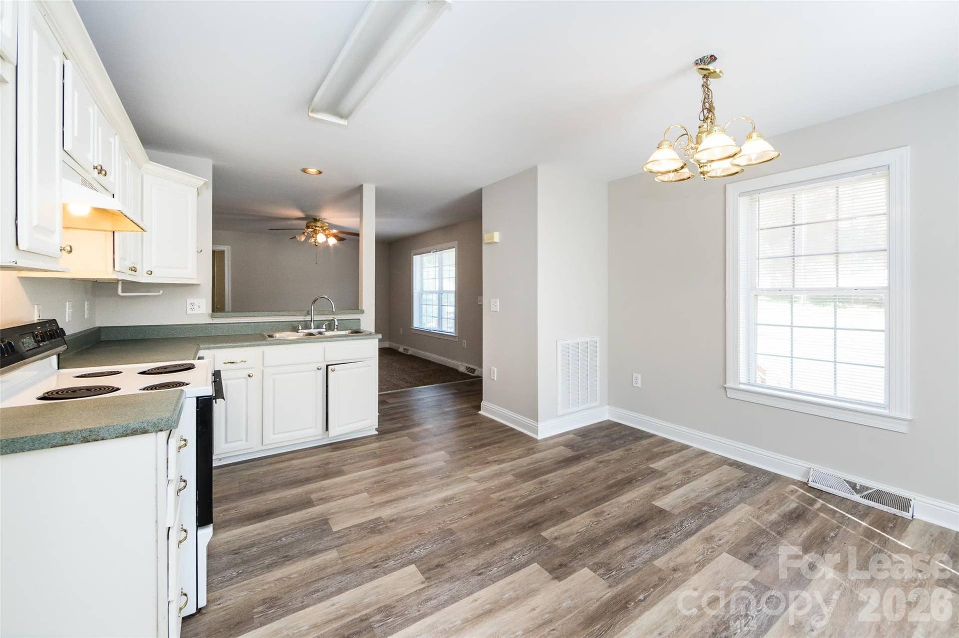 814 King Arthur Drive, Gastonia, NC 28056 814 King Arthur Drive, Gastonia, NC 28056