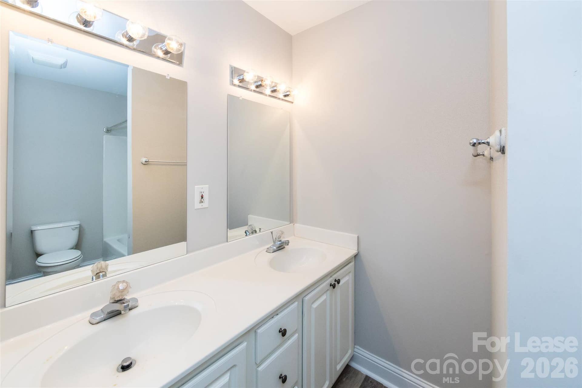 814 King Arthur Drive, Gastonia, NC 28056 814 King Arthur Drive, Gastonia, NC 28056