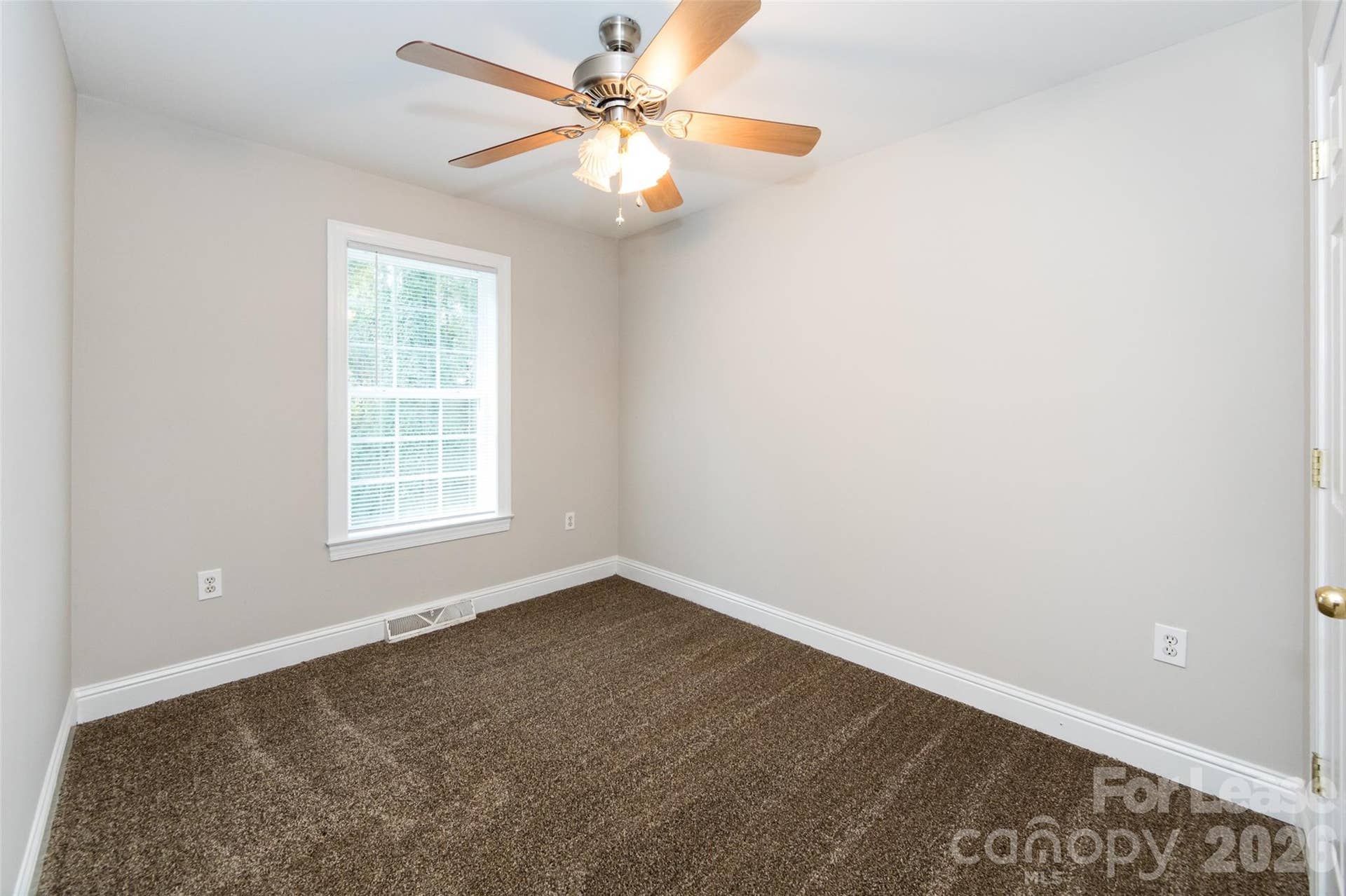 814 King Arthur Drive, Gastonia, NC 28056 814 King Arthur Drive, Gastonia, NC 28056