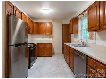 625 Stillwater Court, Clover, SC 29710 Kitchen
