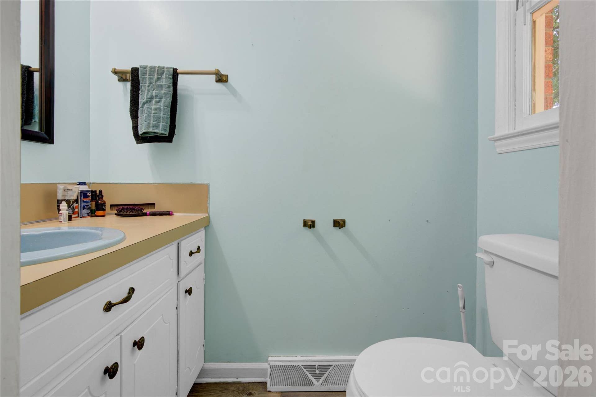 Half bathroom off of primary bedoom