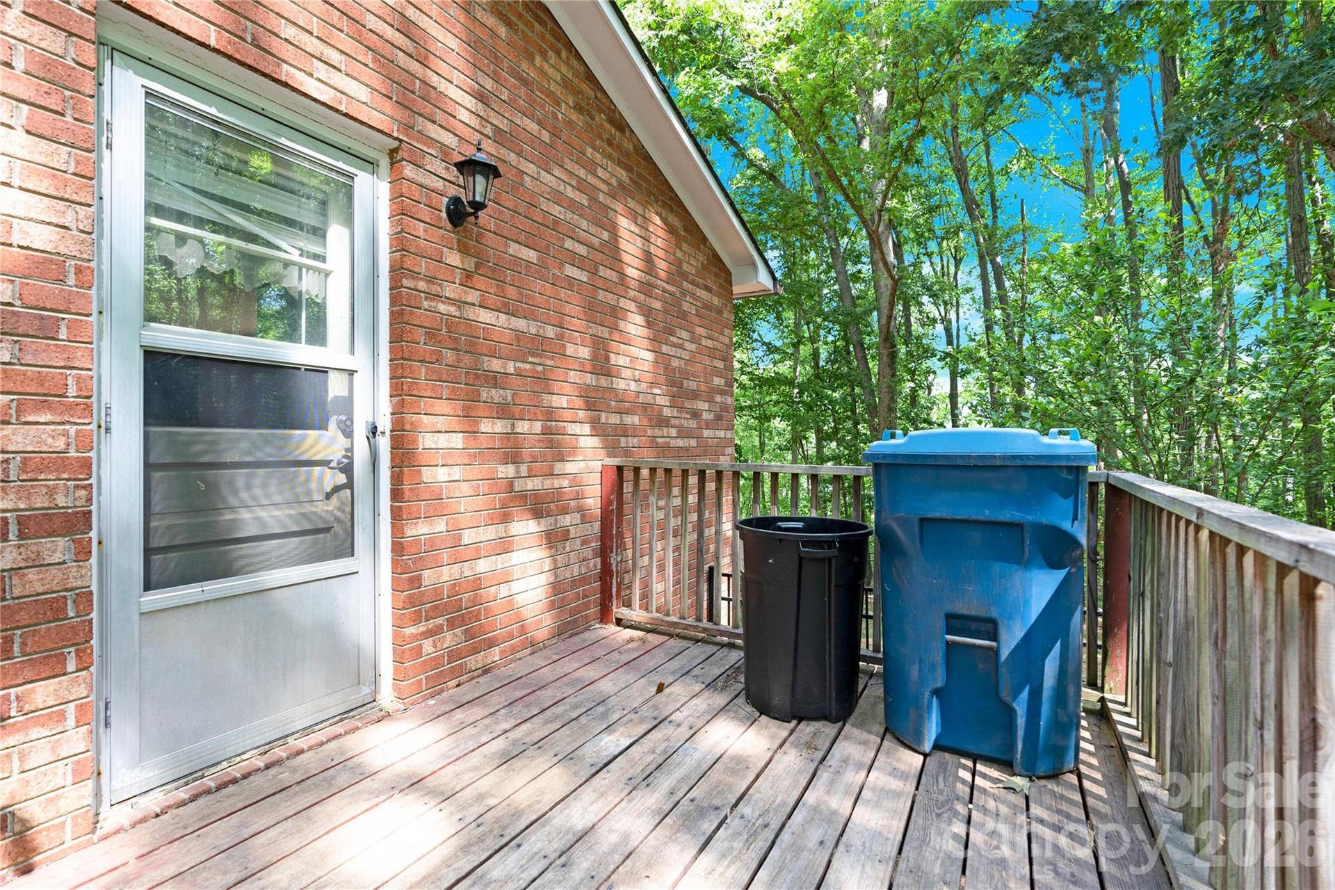 Side door that leads to kitchen