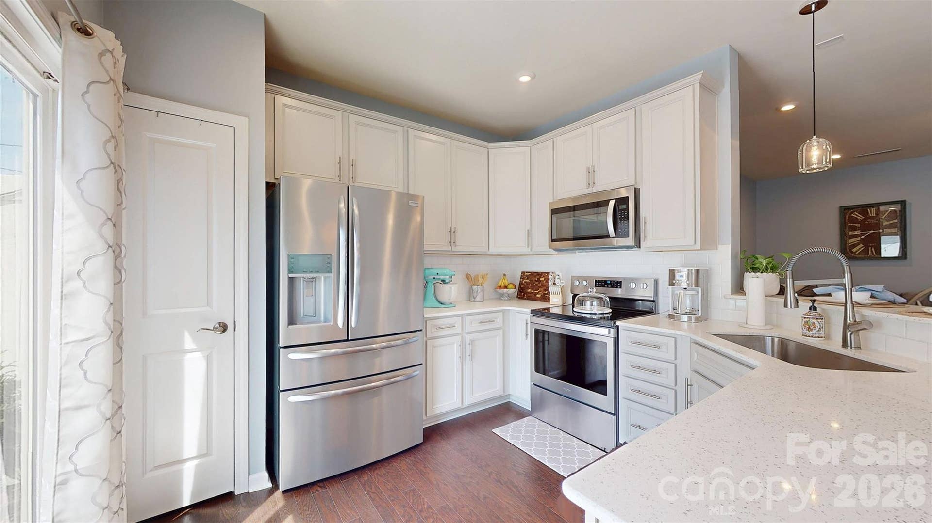 Light, bright kitchen