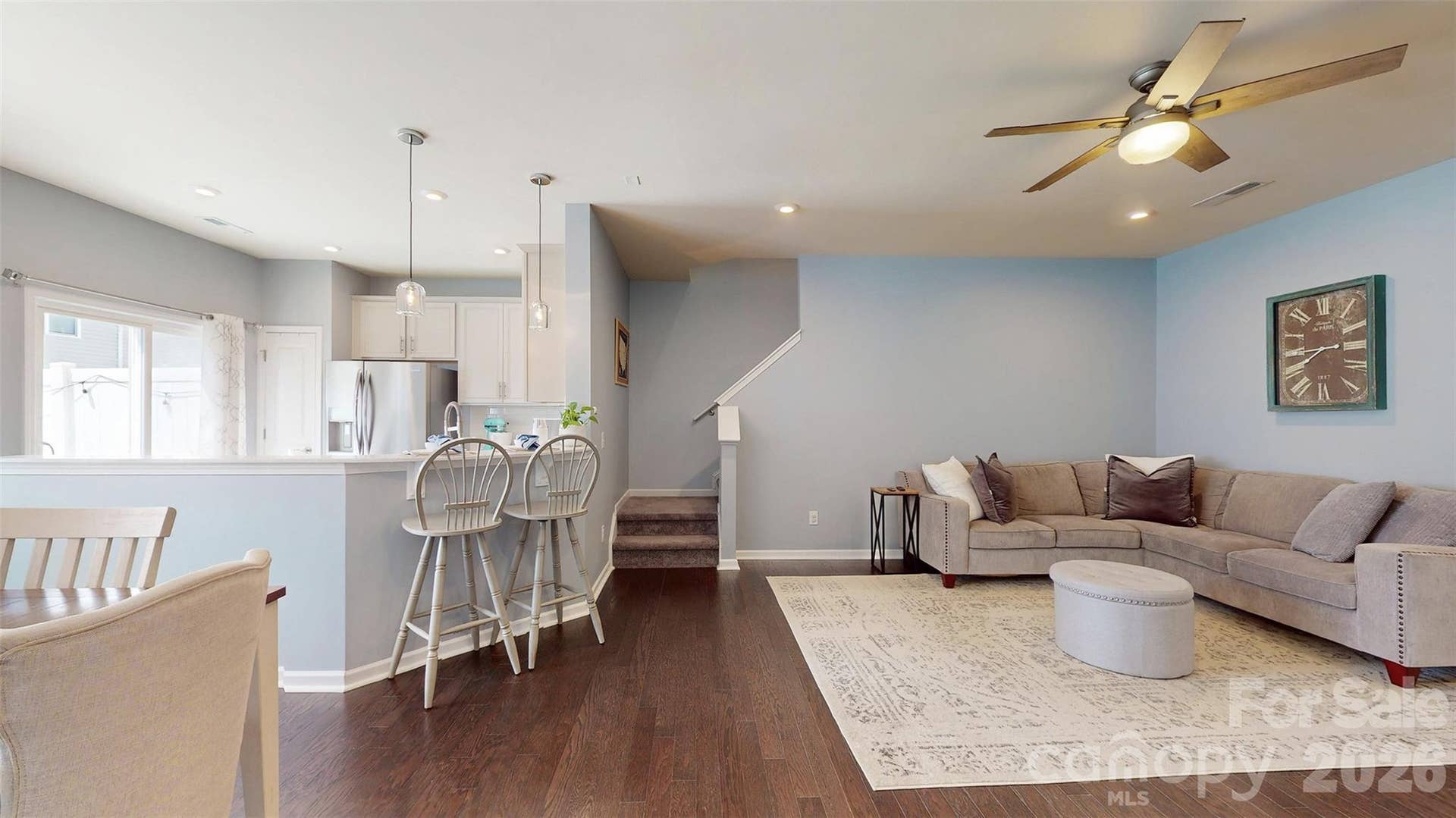 Another view of living area.