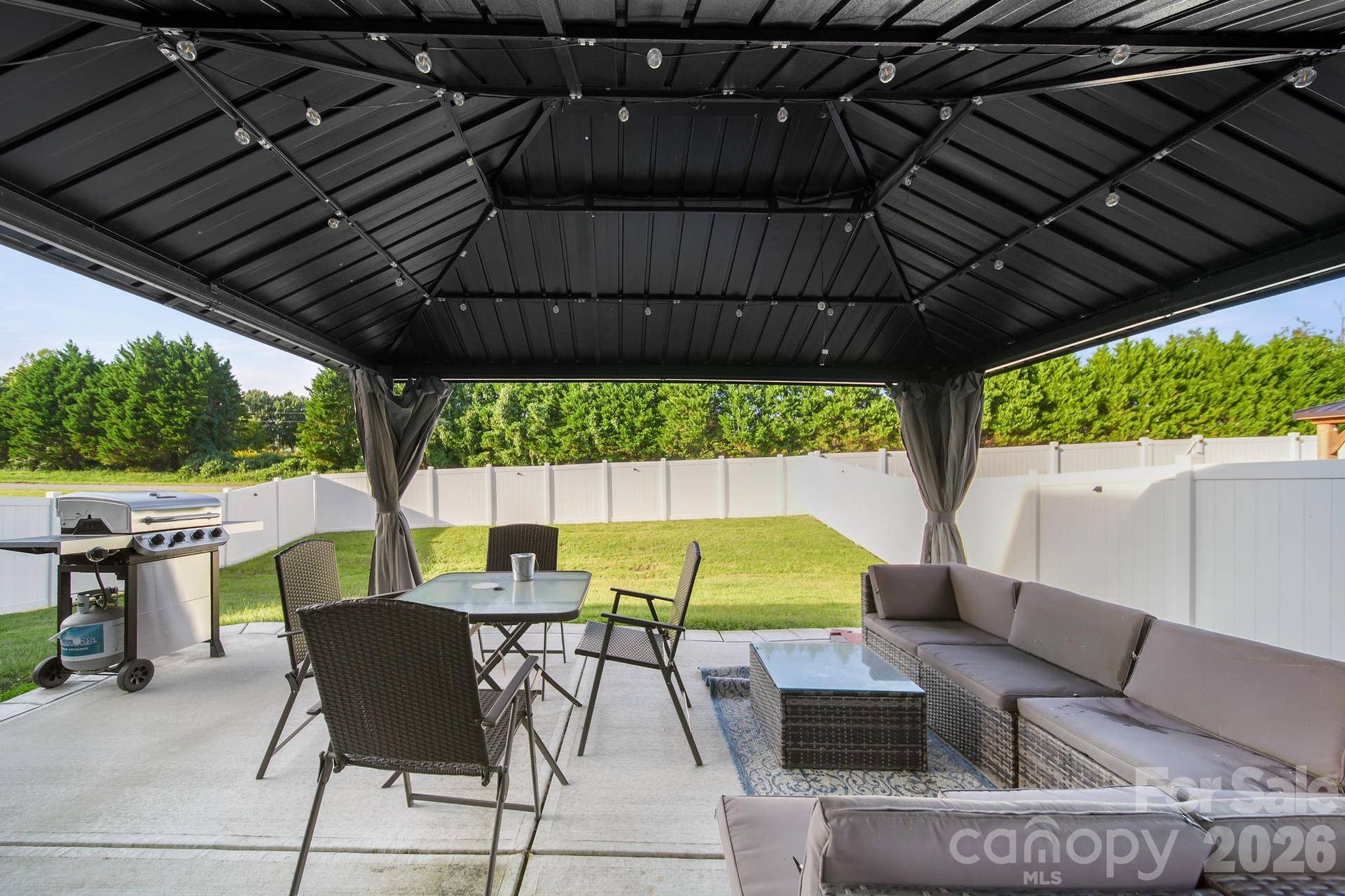 2130 Eastway Drive, Dallas, NC 28034 2130 Eastway Drive, Dallas, NC 28034
