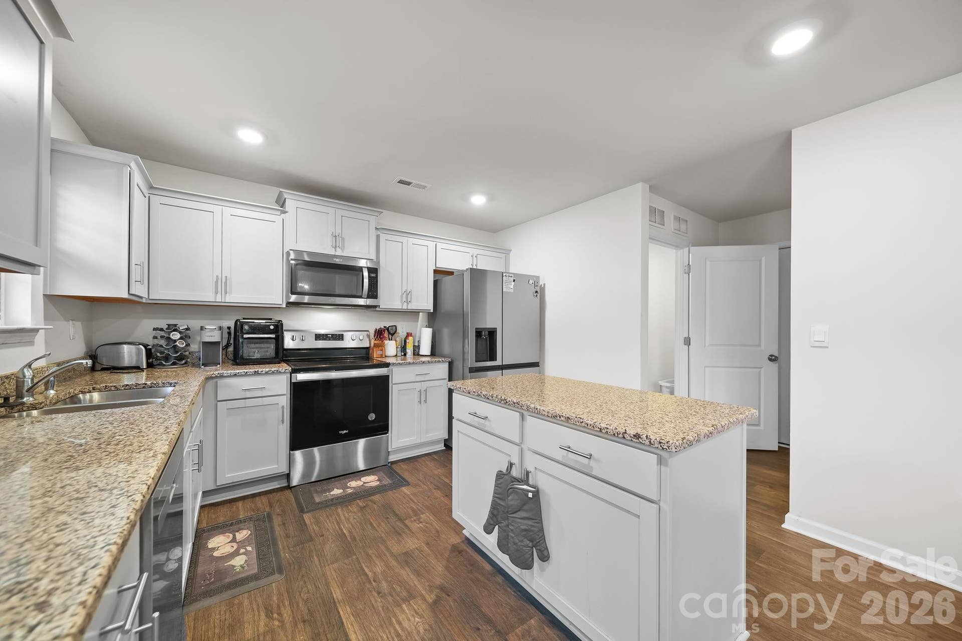 2130 Eastway Drive, Dallas, NC 28034 2130 Eastway Drive, Dallas, NC 28034
