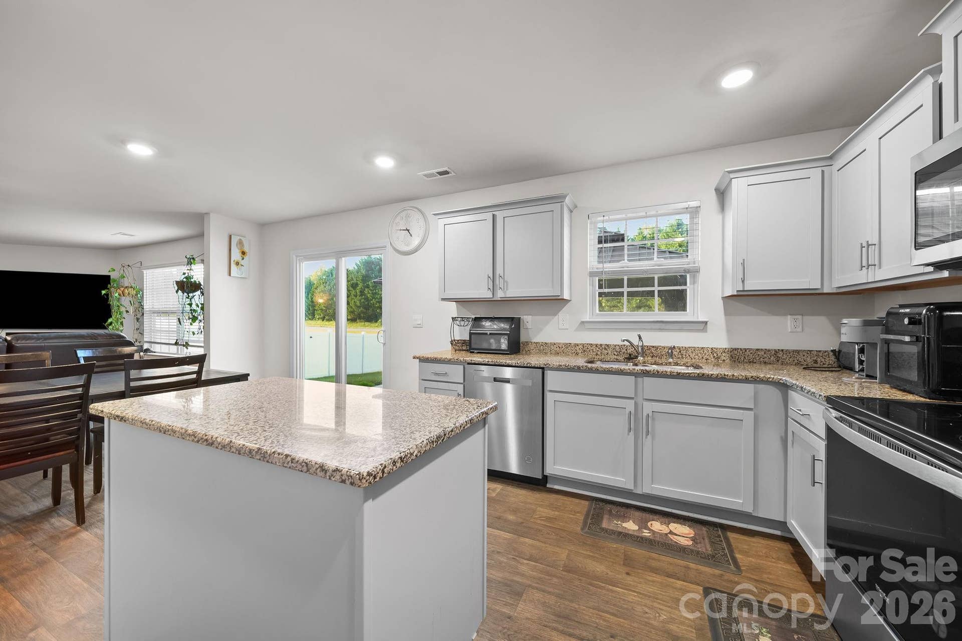 2130 Eastway Drive, Dallas, NC 28034 2130 Eastway Drive, Dallas, NC 28034