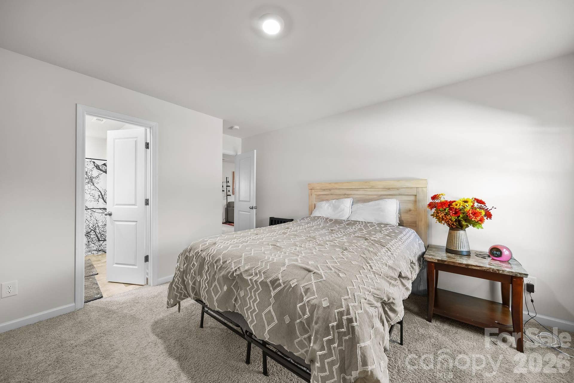 2130 Eastway Drive, Dallas, NC 28034 2130 Eastway Drive, Dallas, NC 28034