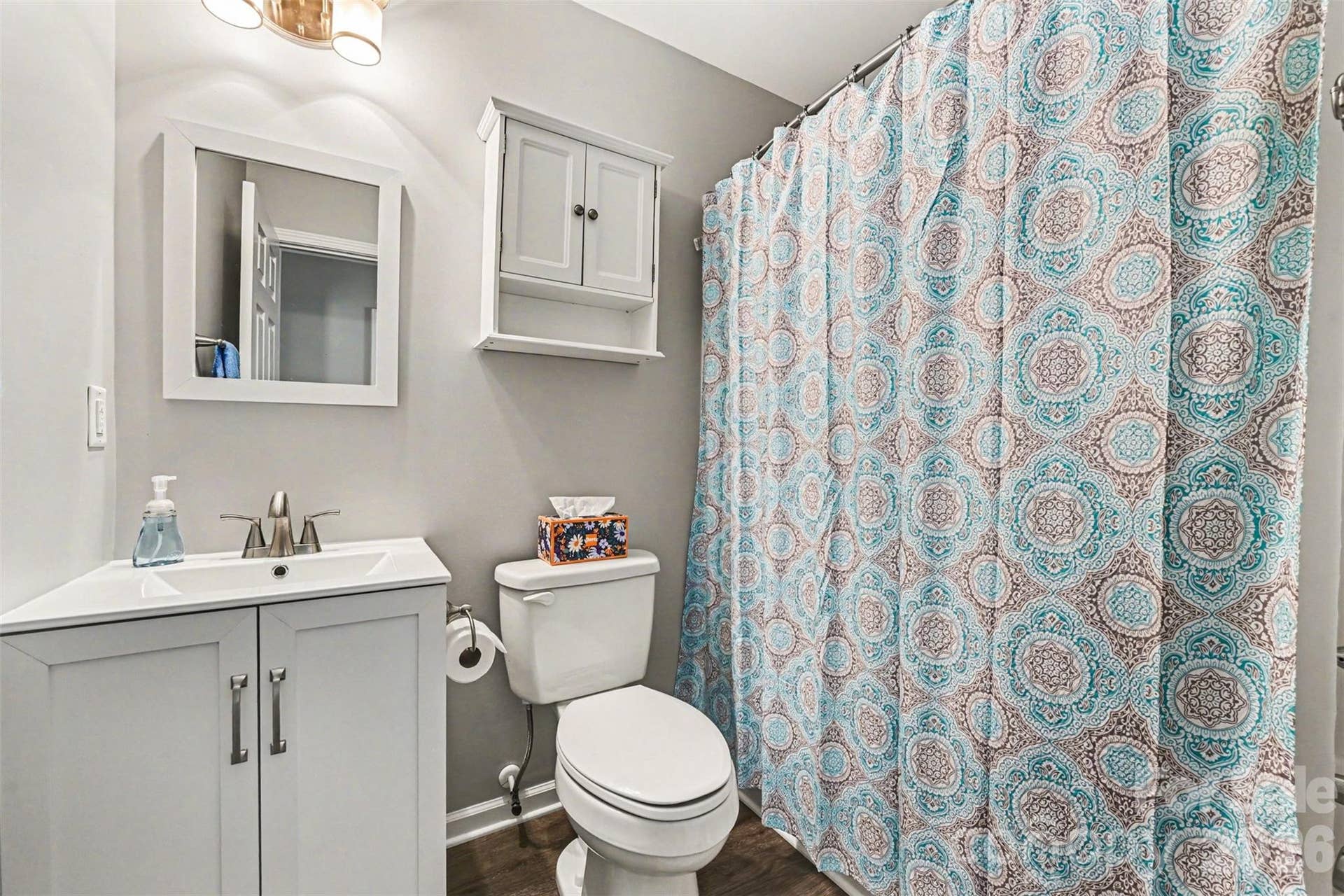 Downstairs bathroom ensuite