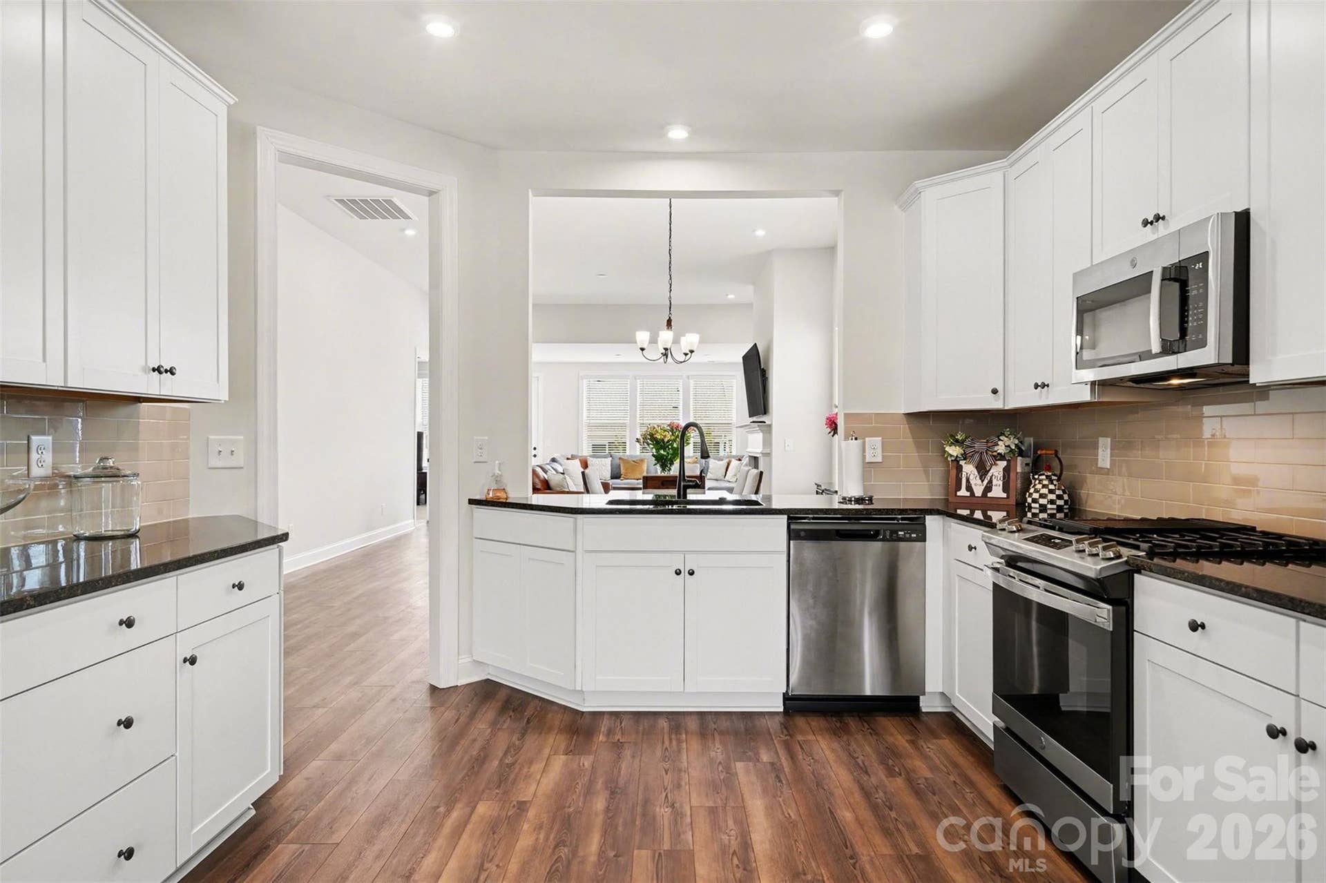10225 Superb Lane, Charlotte, NC 28215 10225 Superb Lane, Charlotte, NC 28215
