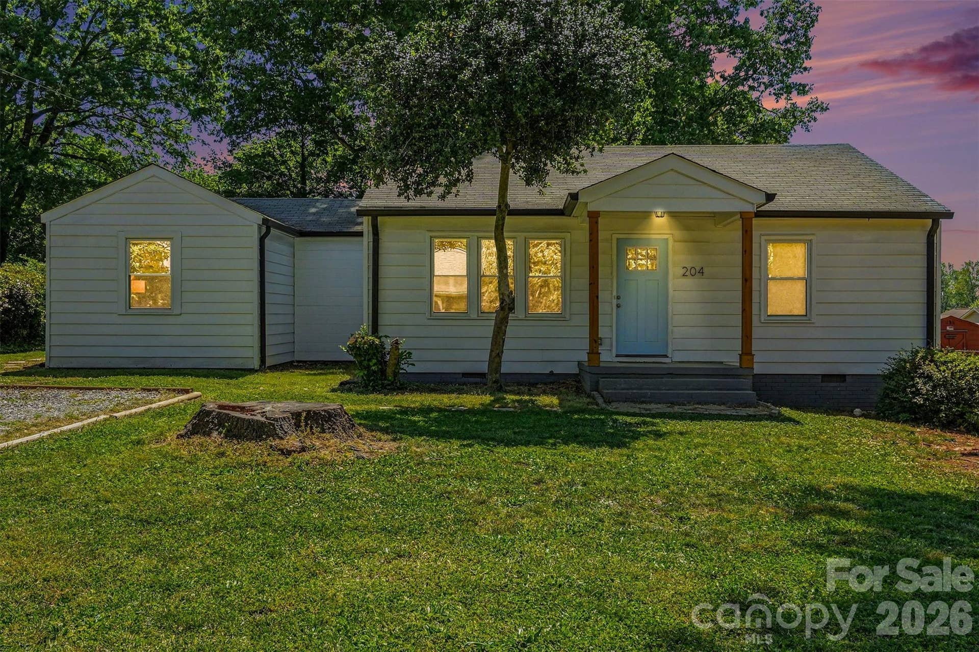 204 N Oak Street, Lowell, NC 28098 204 N Oak Street, Lowell, NC 28098