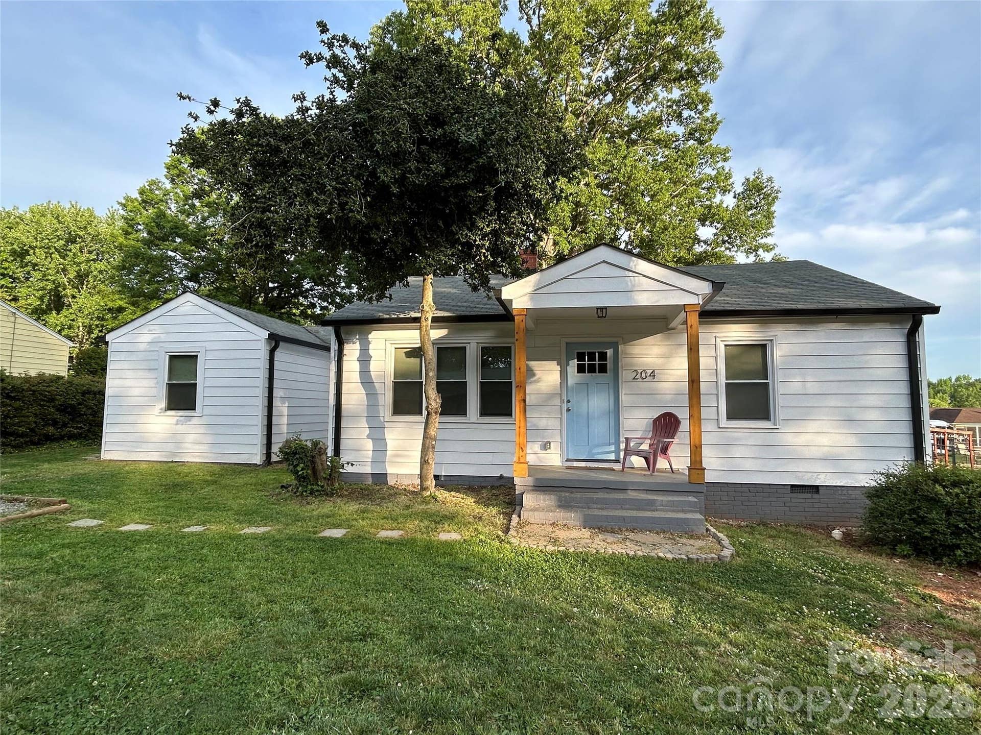 204 N Oak Street, Lowell, NC 28098 204 N Oak Street, Lowell, NC 28098