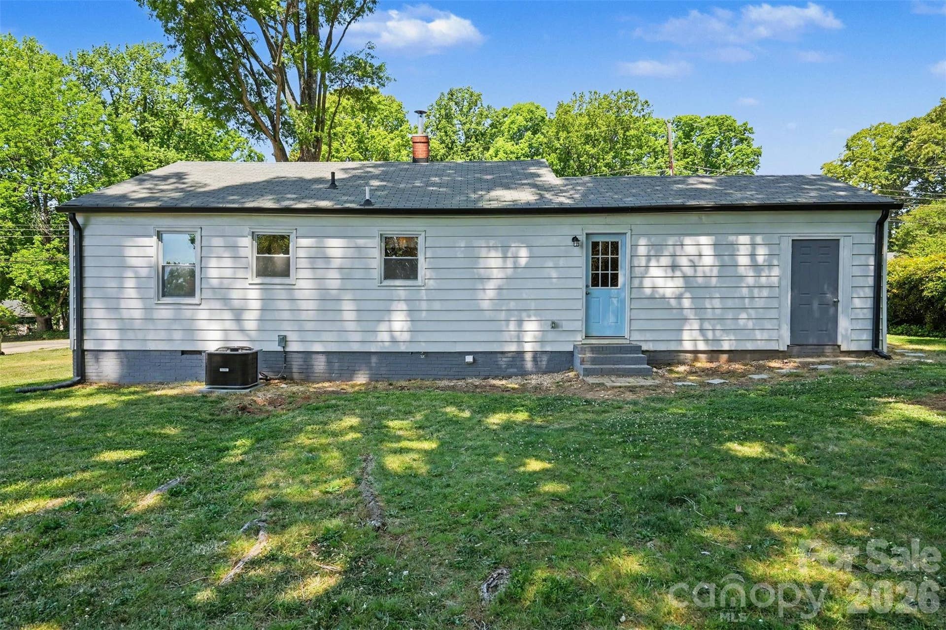 204 N Oak Street, Lowell, NC 28098 204 N Oak Street, Lowell, NC 28098