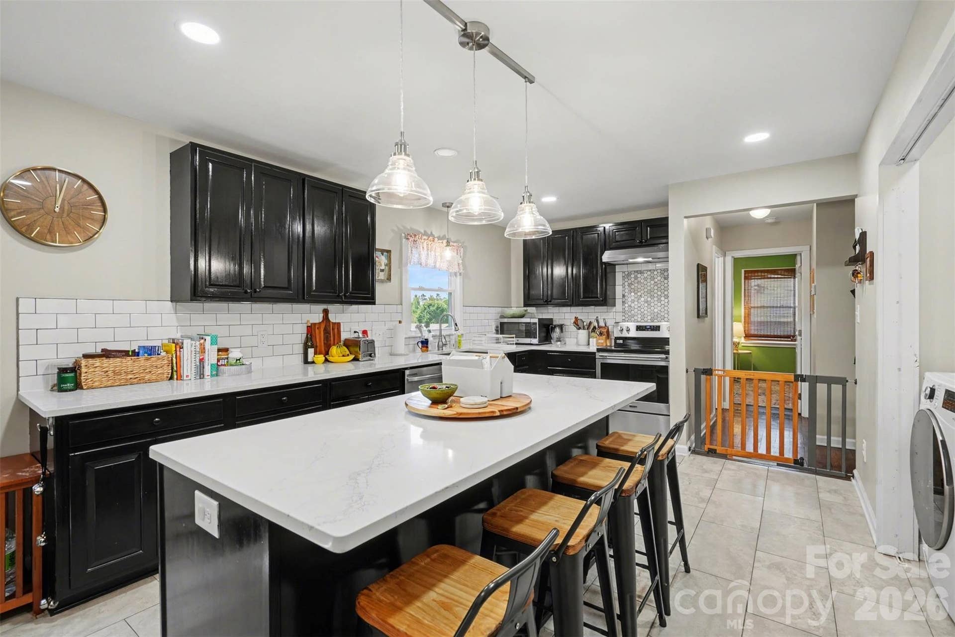 204 N Oak Street, Lowell, NC 28098 204 N Oak Street, Lowell, NC 28098