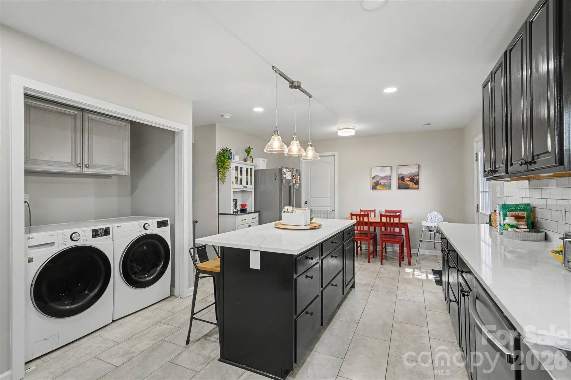 204 N Oak Street, Lowell, NC 28098 204 N Oak Street, Lowell, NC 28098