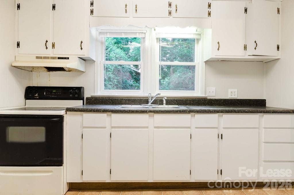 1233 Cheshire Avenue, Charlotte, NC 28208 1233 Cheshire Avenue, Charlotte, NC 28208